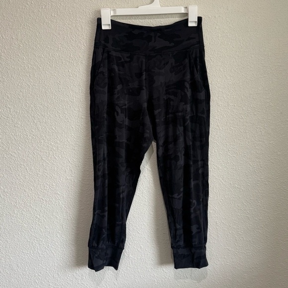 Lululemon Align Jogger Crop *23" Incognito Camo Multi Grey Size 6 Workout Gym - Picture 3 of 8